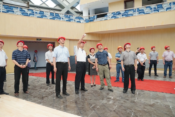 市委書記史濟(jì)錫、市長朱晨調(diào)研中立公司承建的民生項目工程